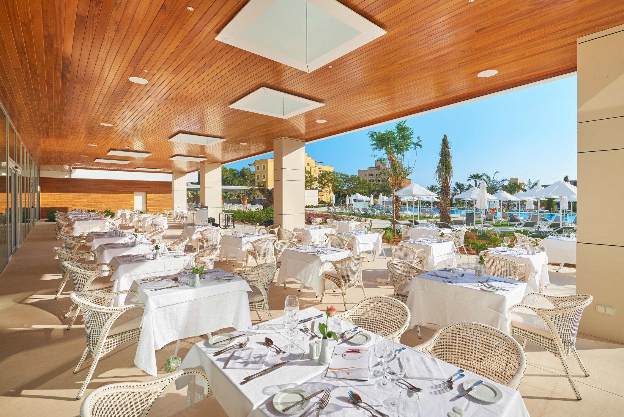 Hipotels Playa De Palma Palace&Spa (Adults Only) Εξωτερικό φωτογραφία The restaurant at the hotel