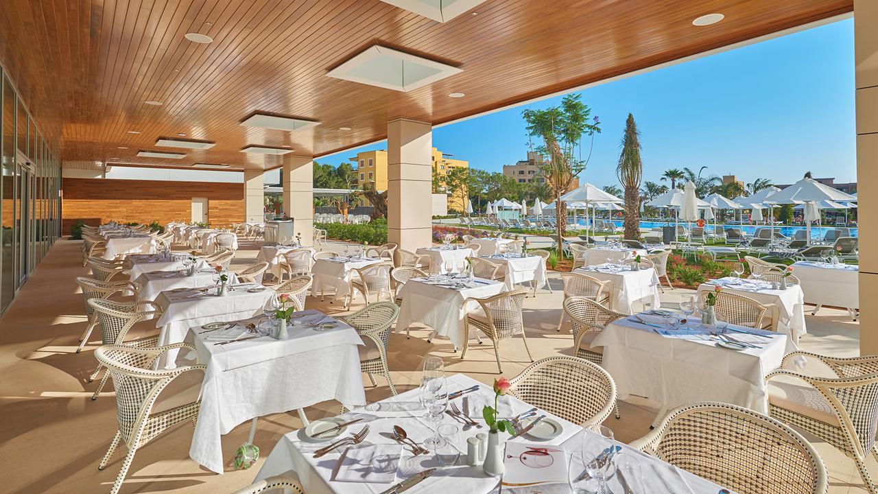 Hipotels Playa De Palma Palace&Spa (Adults Only) Εξωτερικό φωτογραφία The buffet at the hotel